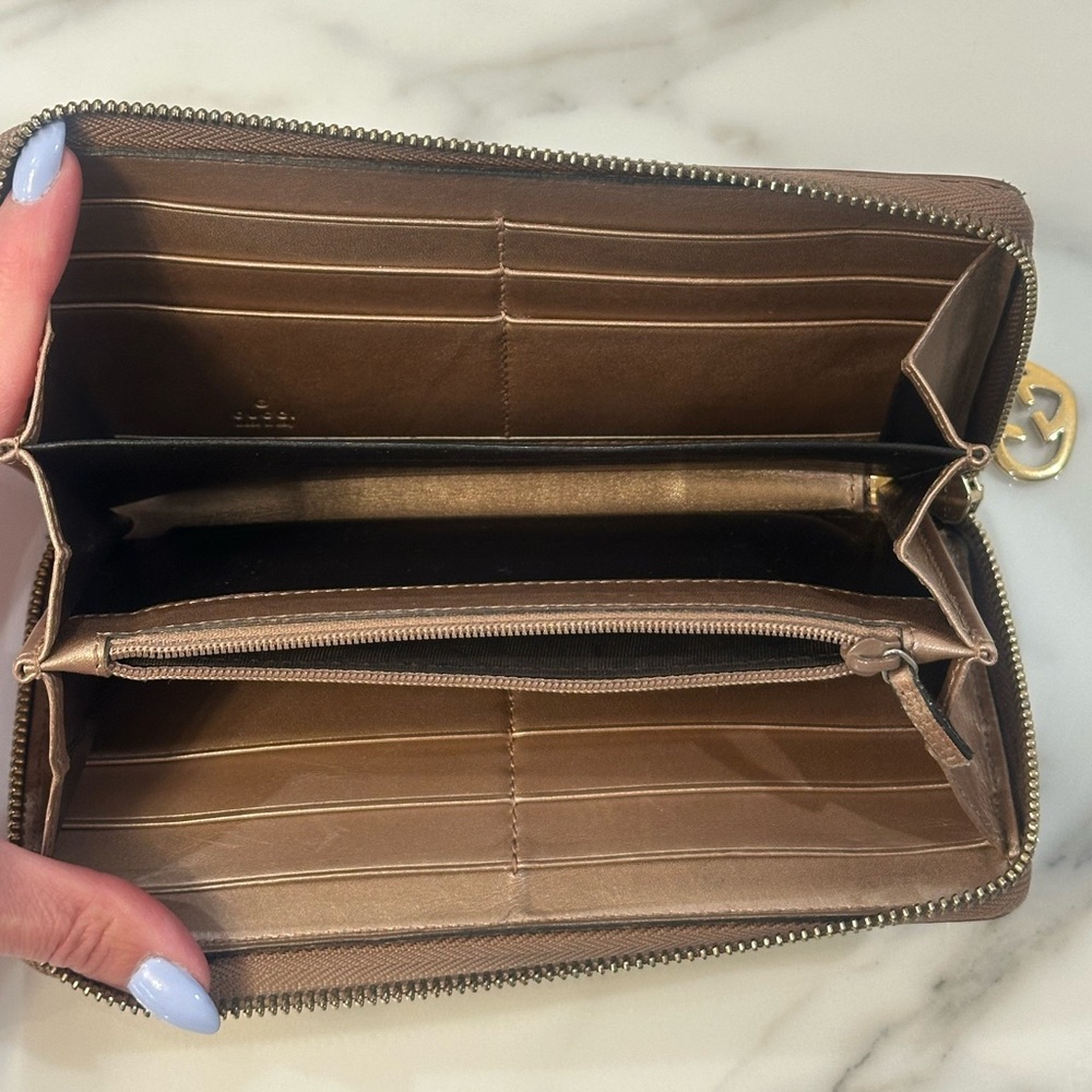 Gucci Brown Monogram Continental Wallet with Gold Charm - Picture 7 of 7